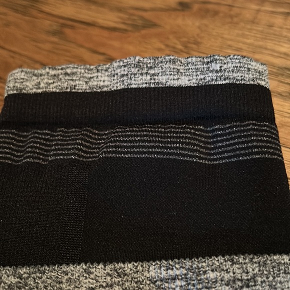 Athleta leggings - Picture 3 of 5